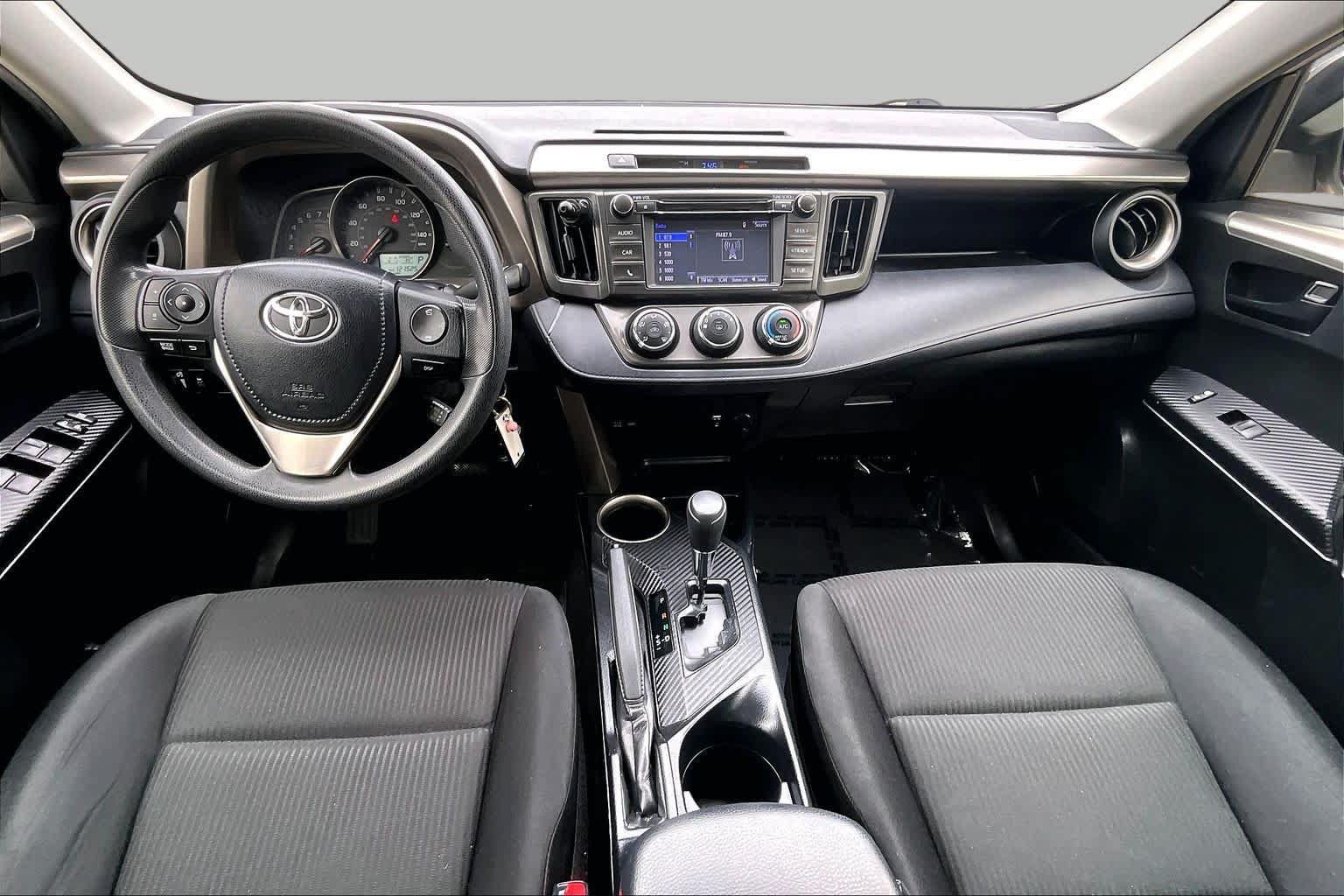 Used 2015 Toyota RAV4 LE FWD image 14