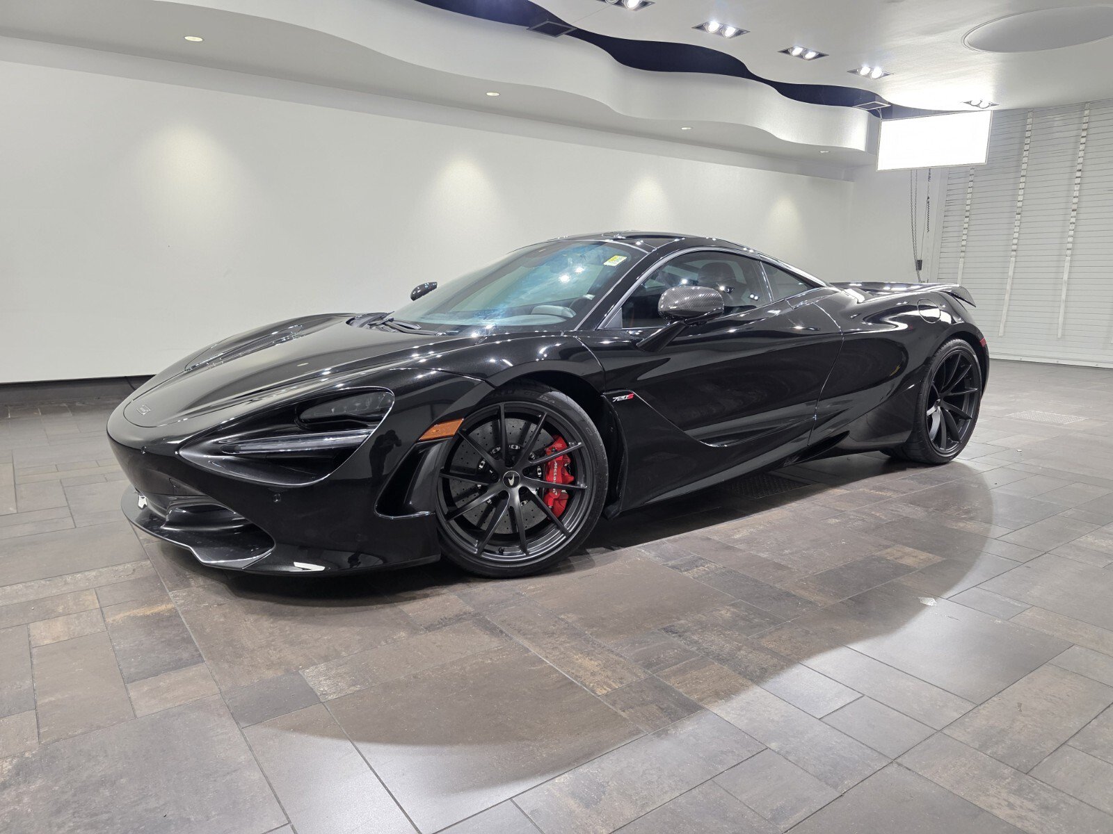 Used 2022 McLaren 720S Performance RWD image 1