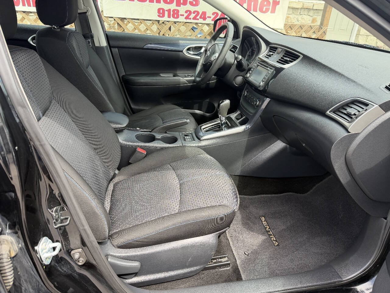 Used 2016 Nissan Sentra SR w/ Driver's Assist Package FWD image 9
