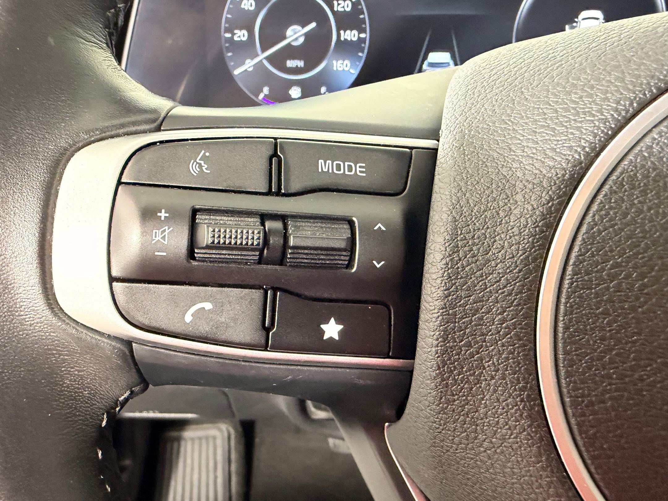 Used 2024 Kia Sportage SX image 16