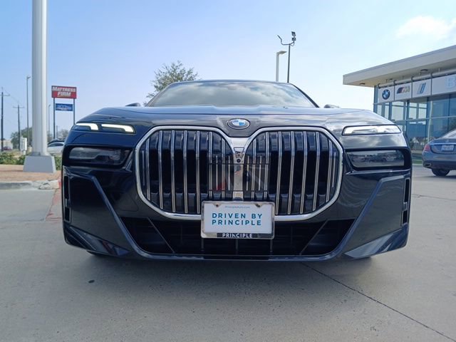 Used 2024 BMW 760i xDrive w/ Premium Package 2 image 2