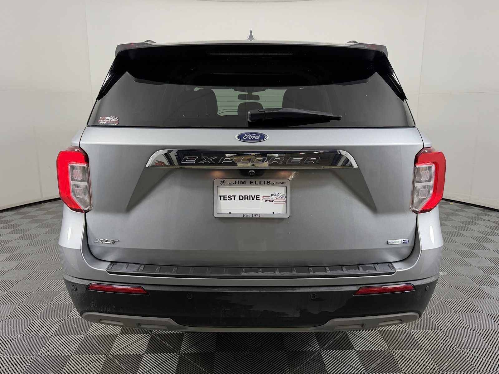 Used 2020 Ford Explorer XLT w/ Equipment Group 202A AWD/4WD image 5