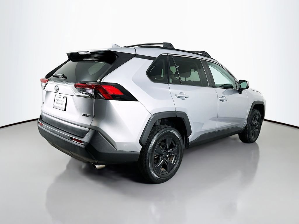 Used 2022 Toyota RAV4 XLE image 9