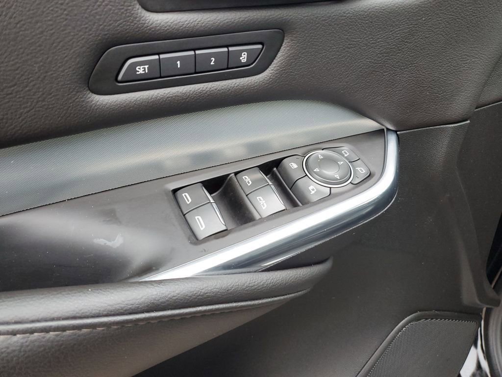 Certified 2021 Cadillac XT4 Premium Luxury w/ Cold Weather Package image 25