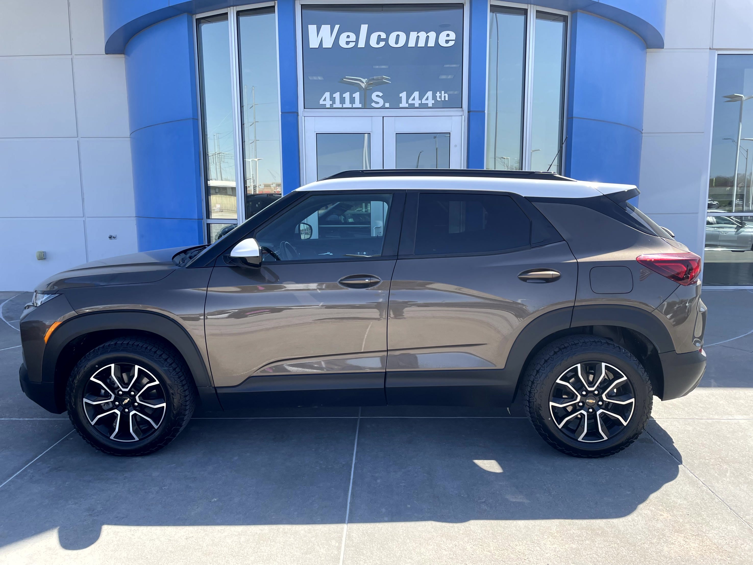Used 2021 Chevrolet TrailBlazer ACTIV w/ Sun and Liftgate Package AWD/4WD image 1