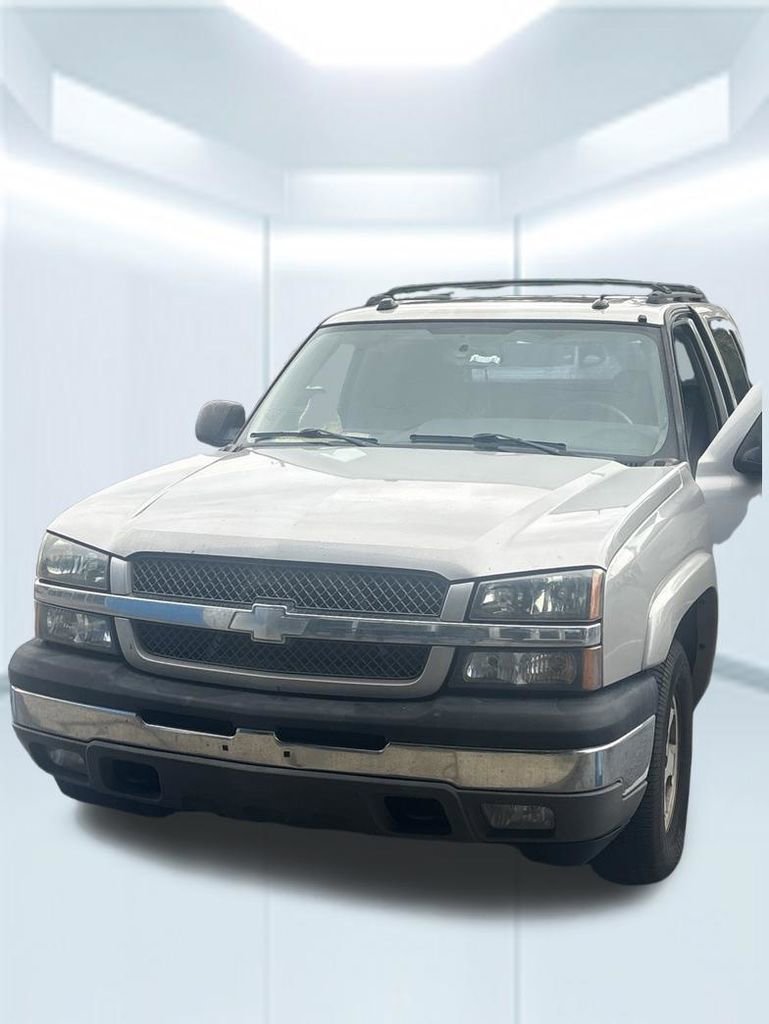 Used 2005 Chevrolet Avalanche LS w/ Sun And Sound Package RWD image 11