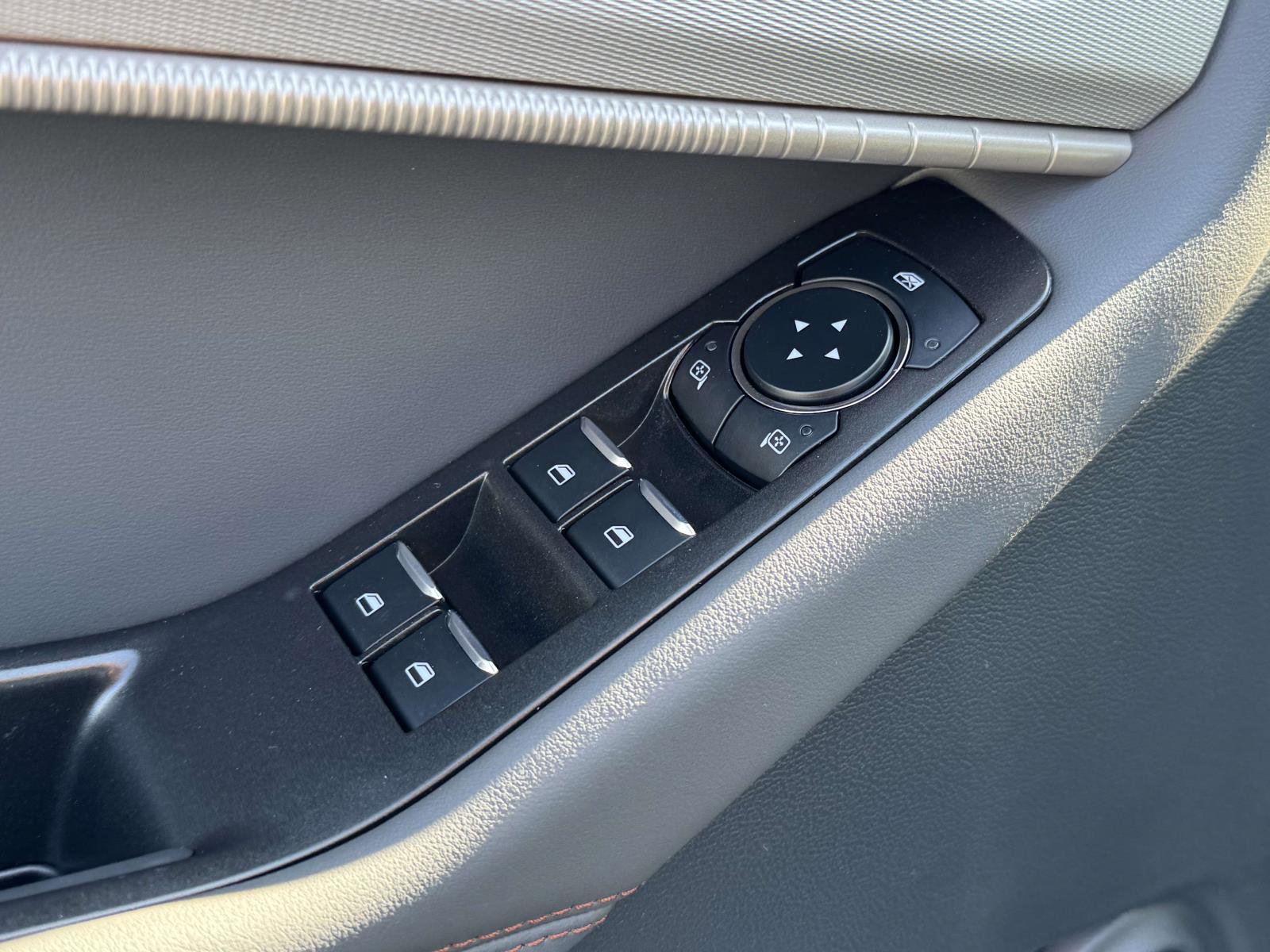 New 2026 Ford Explorer Active w/ Active Comfort Package AWD/4WD image 15