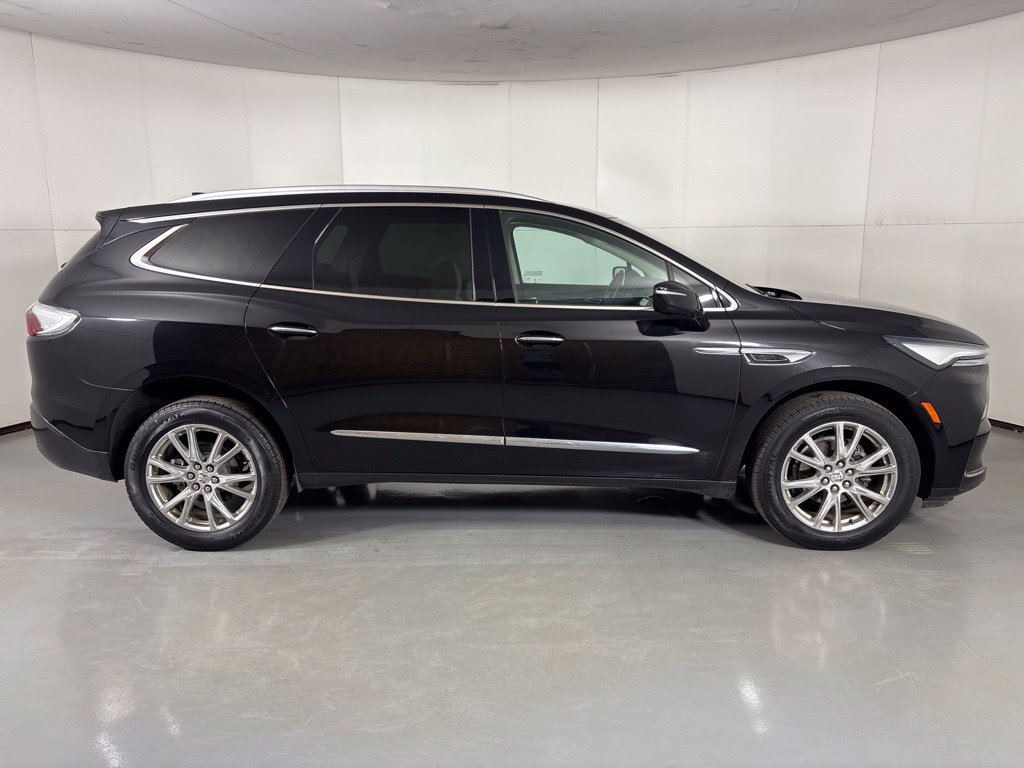 Used 2023 Buick Enclave Essence w/ Experience Buick Package FWD image 9