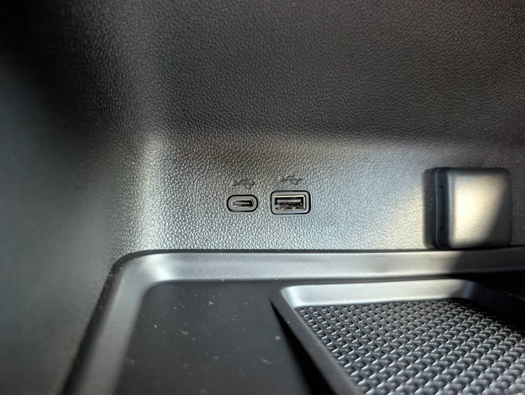 New 2027 Chevrolet Traverse LT FWD image 29