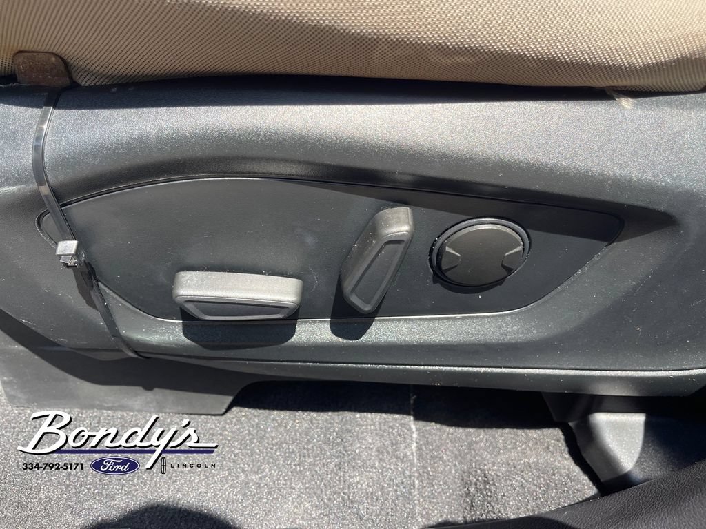 Used 2021 Ford Explorer XLT RWD image 9