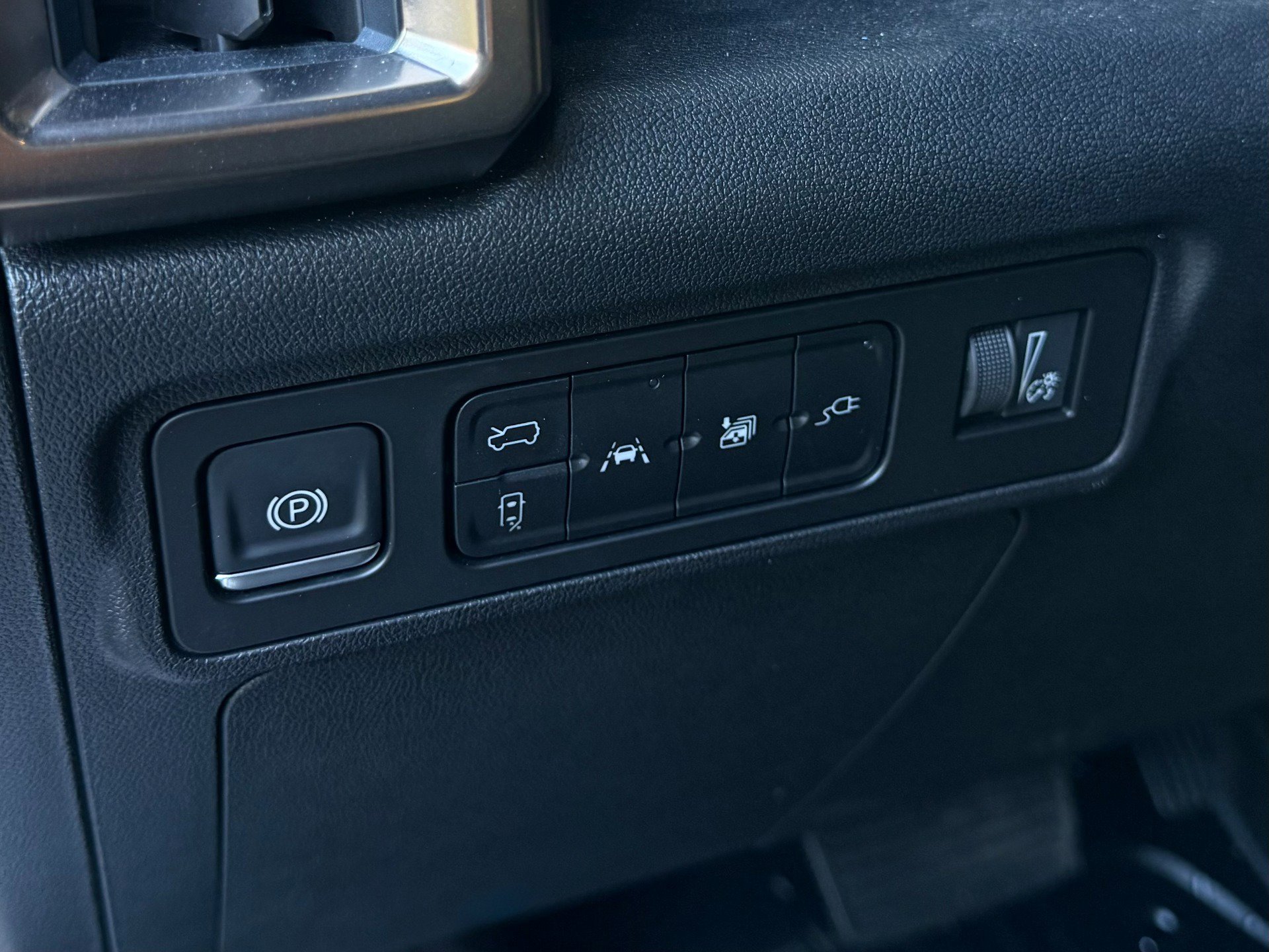 Used 2025 GMC Hummer EV 2X w/ Extreme Off-Road Package image 46