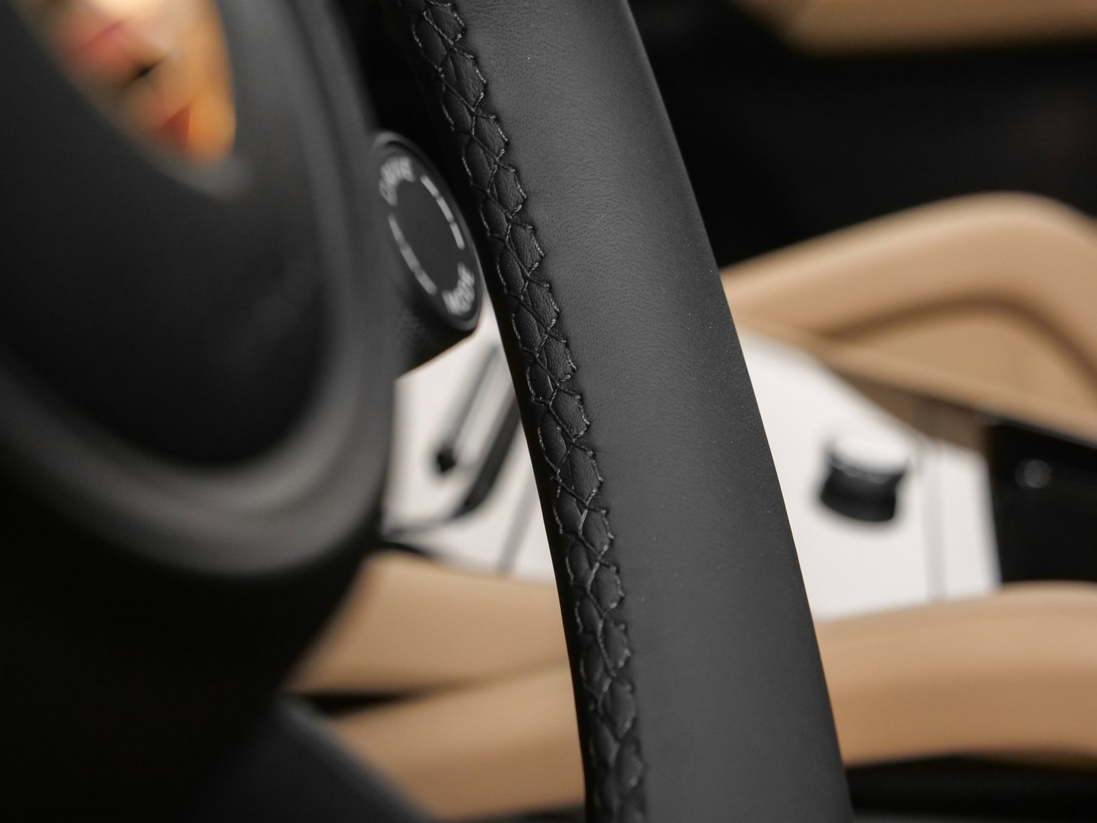 Used 2025 Porsche Cayenne image 30