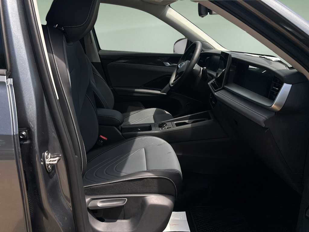 New 2026 Volkswagen Tiguan SE AWD/4WD image 11