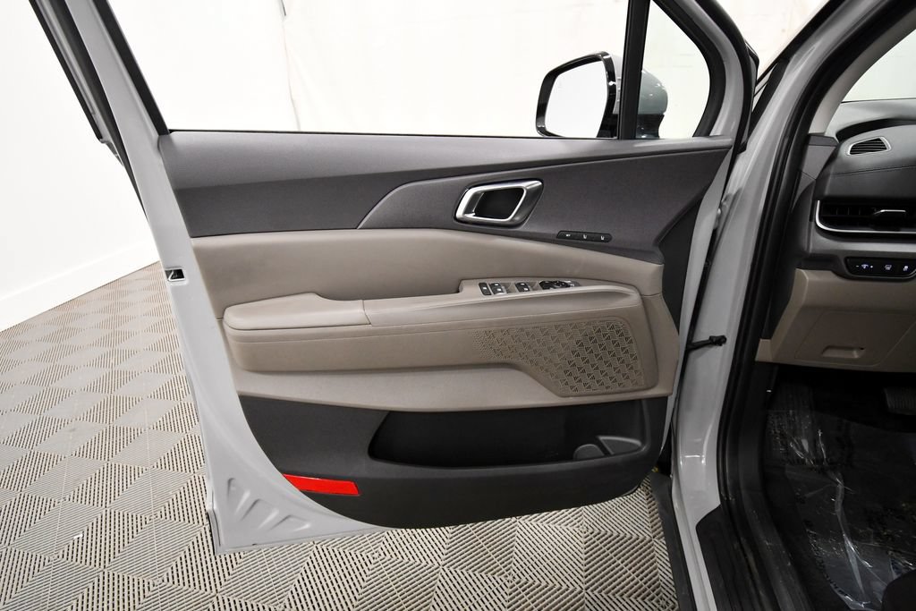 Certified 2026 Kia Carnival EX FWD image 13
