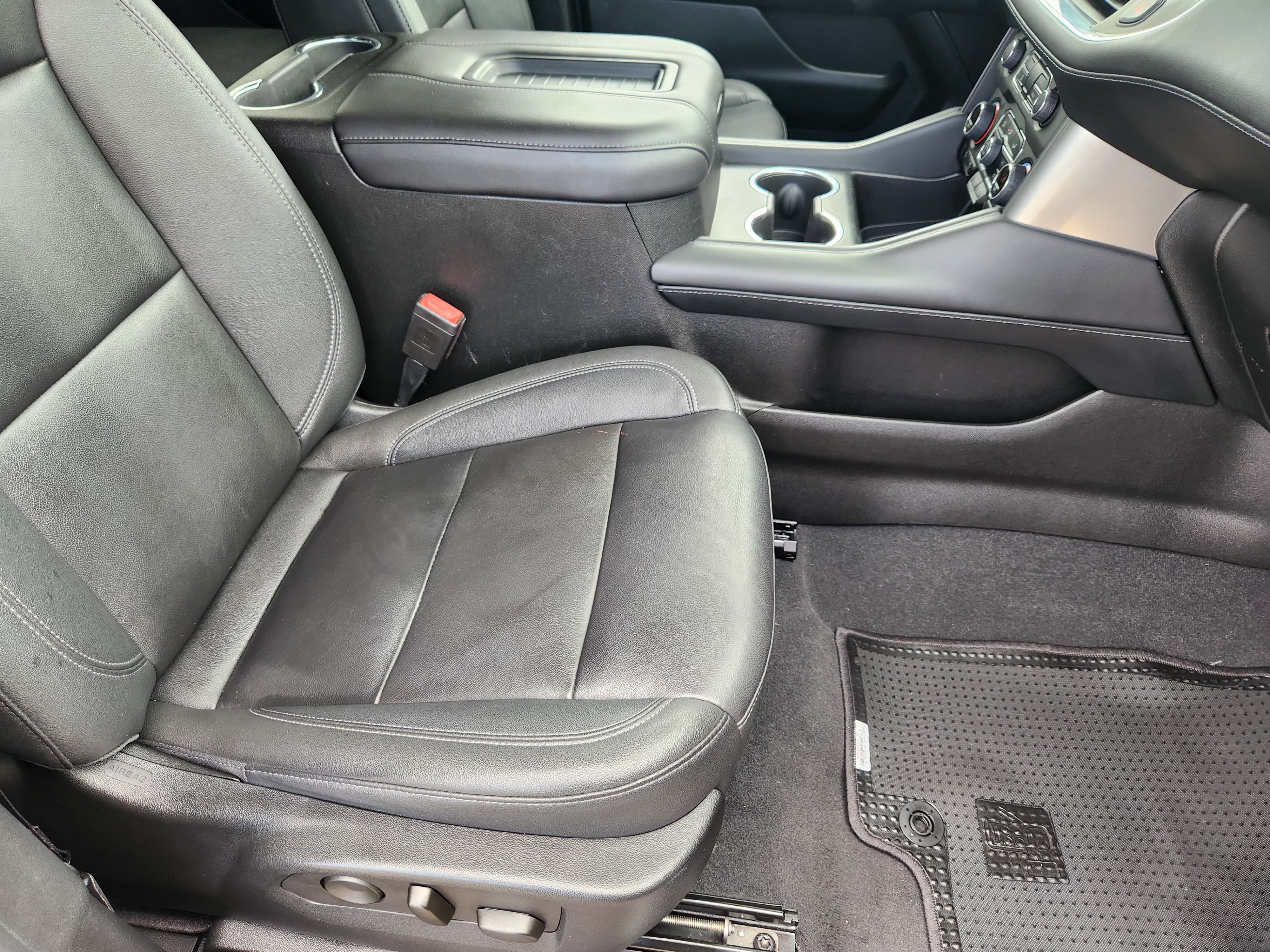 Used 2022 Chevrolet Tahoe LT w/ Luxury Package RWD image 15