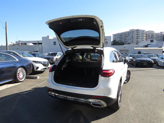 Used 2026 Mercedes-Benz GLC 300 4MATIC image 31