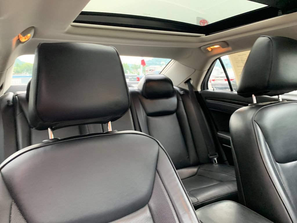Used 2017 Chrysler 300 C AWD/4WD image 19