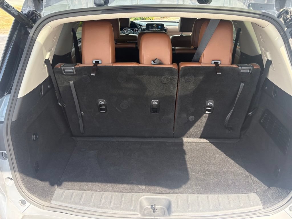 Used 2023 Nissan Pathfinder Platinum w/ Cargo Package AWD/4WD image 11