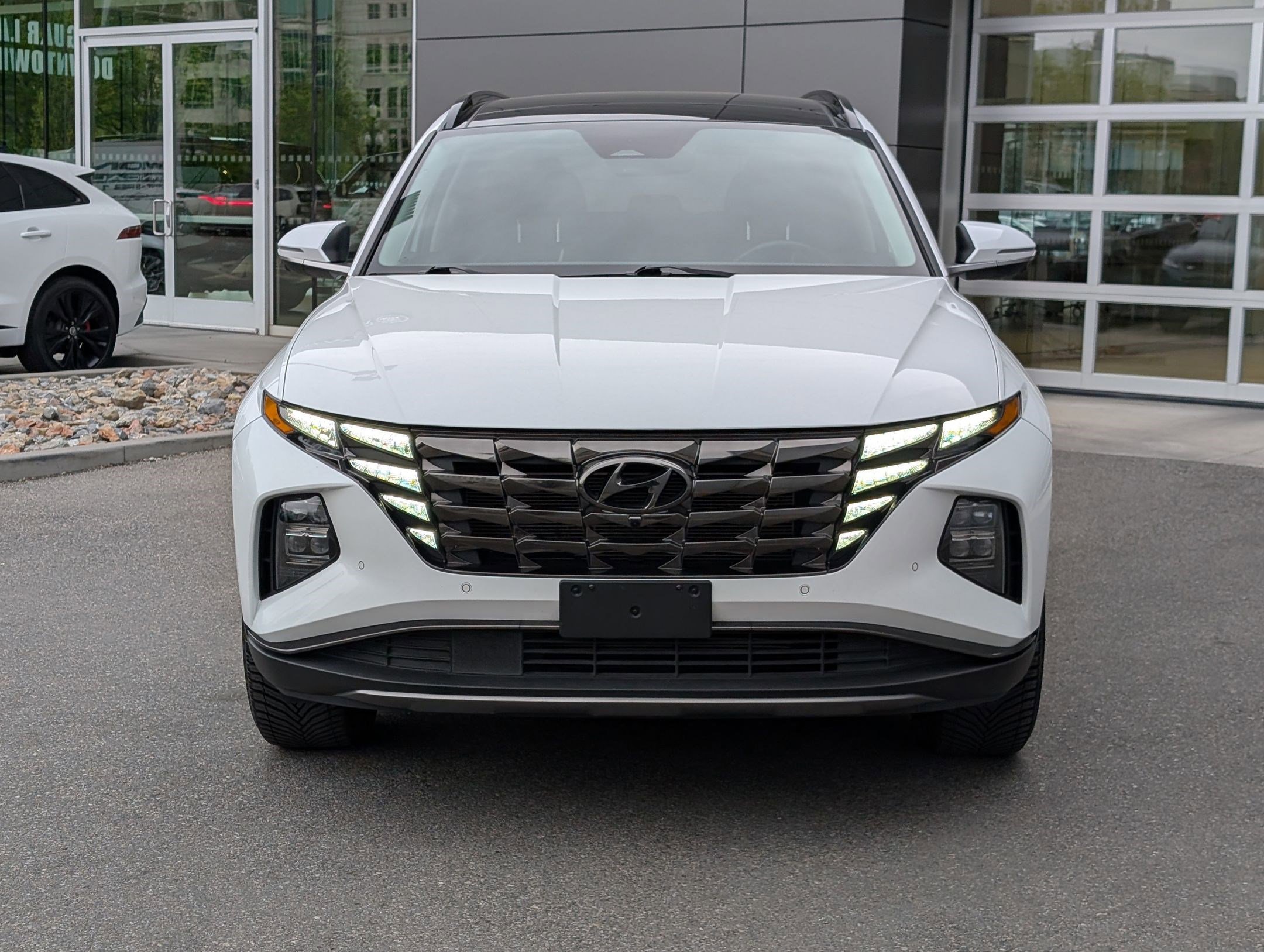 Used 2022 Hyundai Tucson Limited AWD/4WD image 2