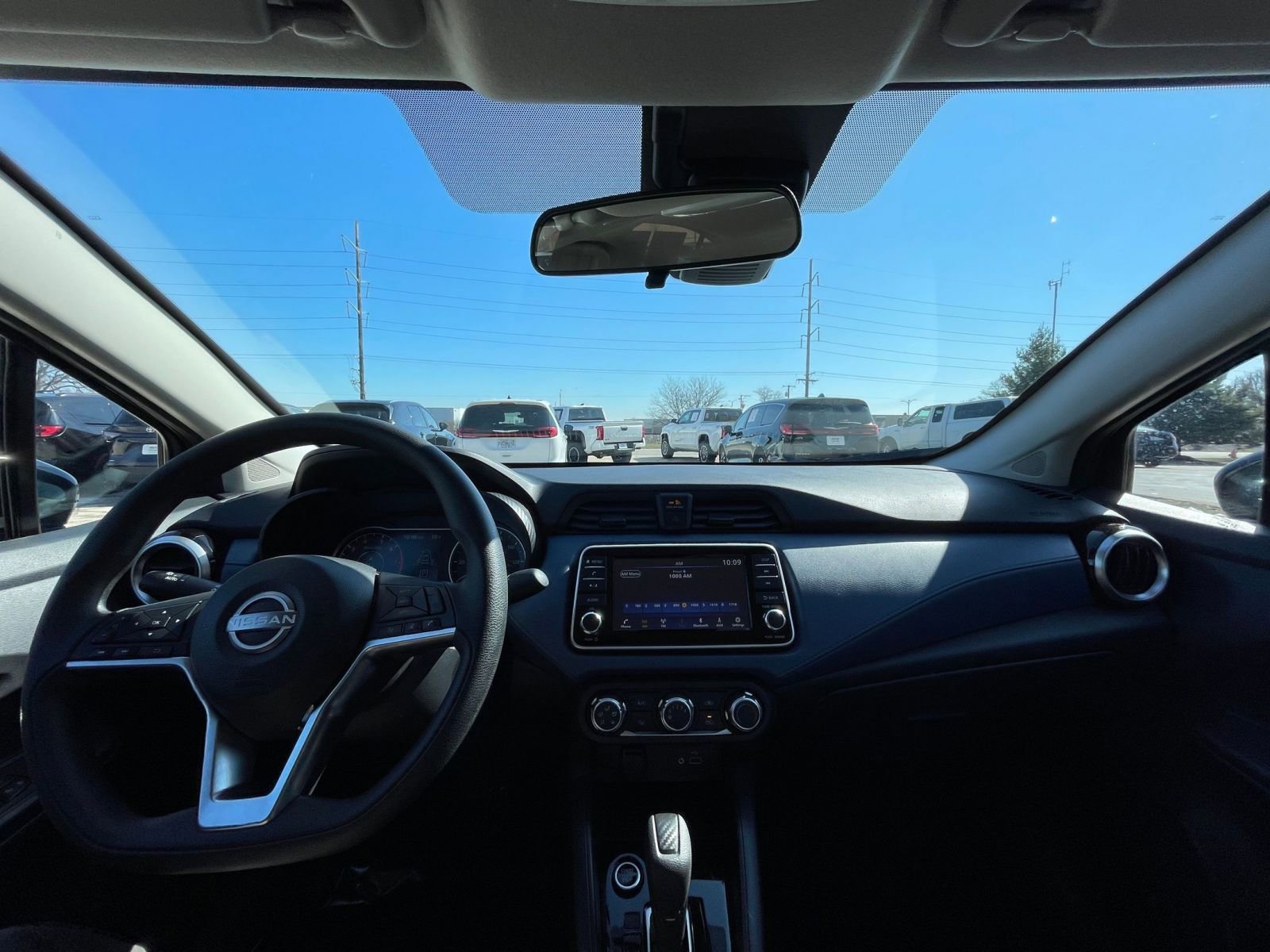 Used 2025 Nissan Versa SV image 31