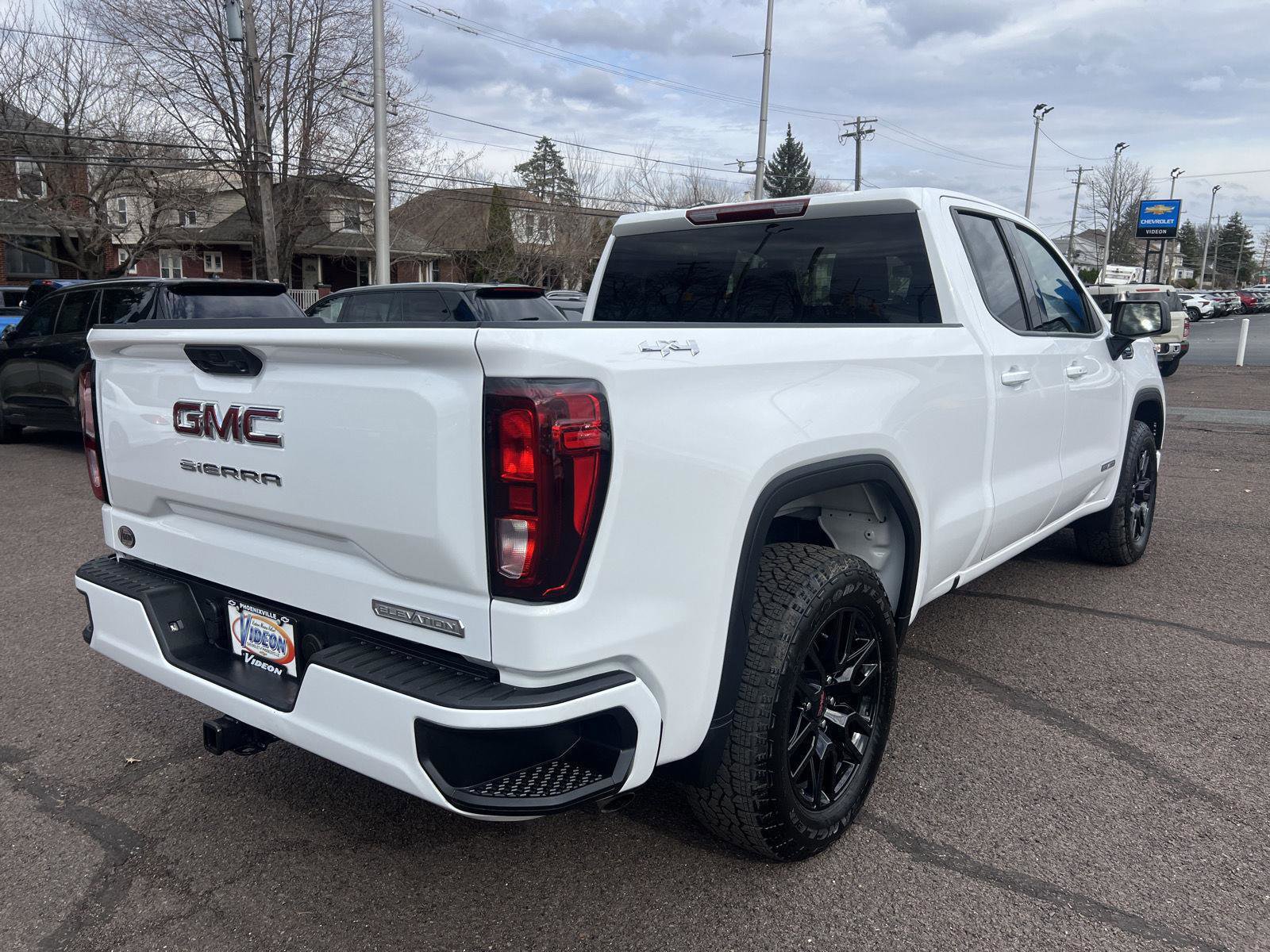 Used 2025 GMC Sierra 1500 Elevation AWD/4WD image 7