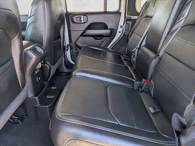 Used 2023 Jeep Wrangler Sahara w/ Cold Weather Group AWD/4WD image 17