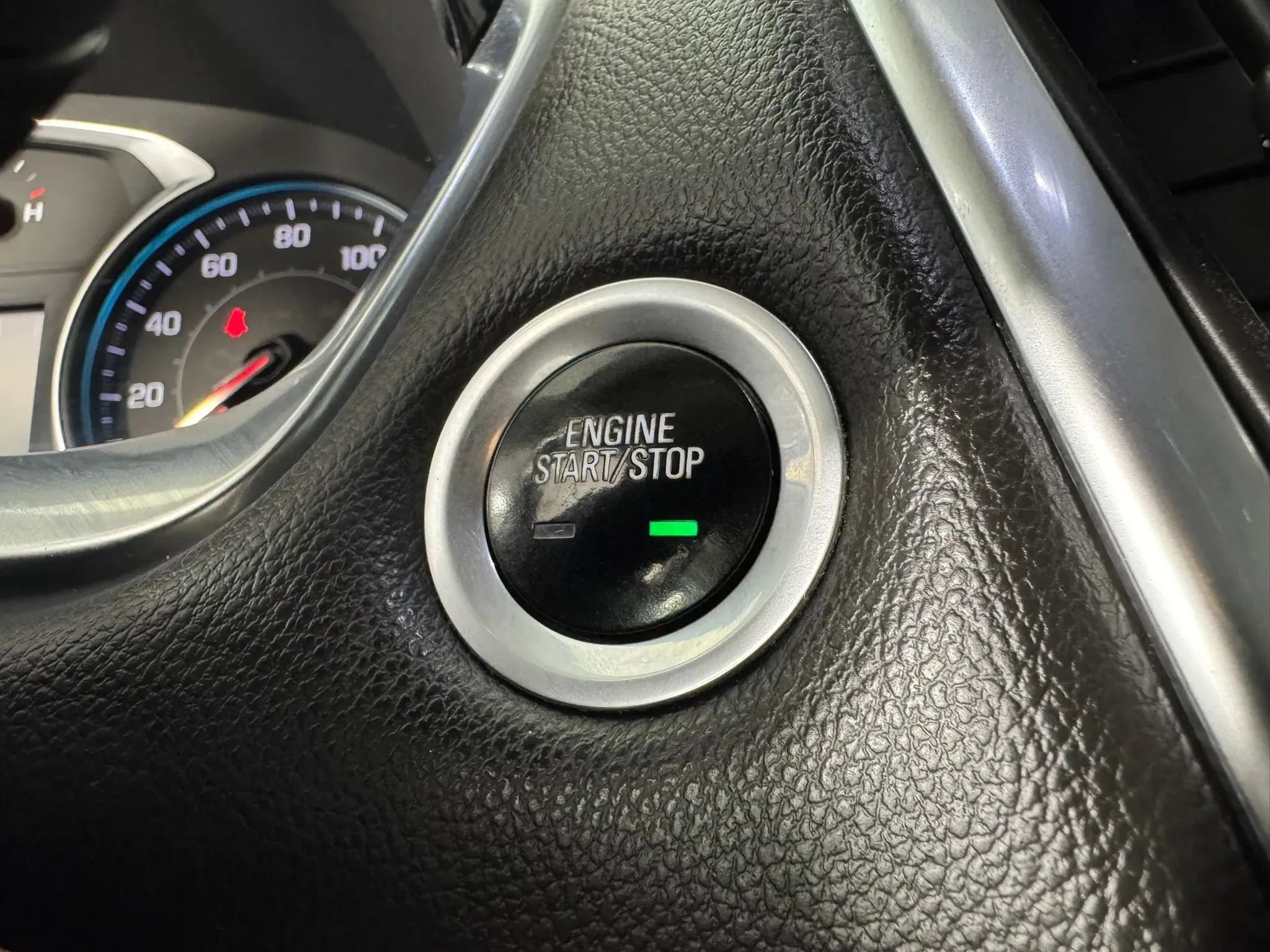 Used 2020 Chevrolet Traverse LT FWD image 17