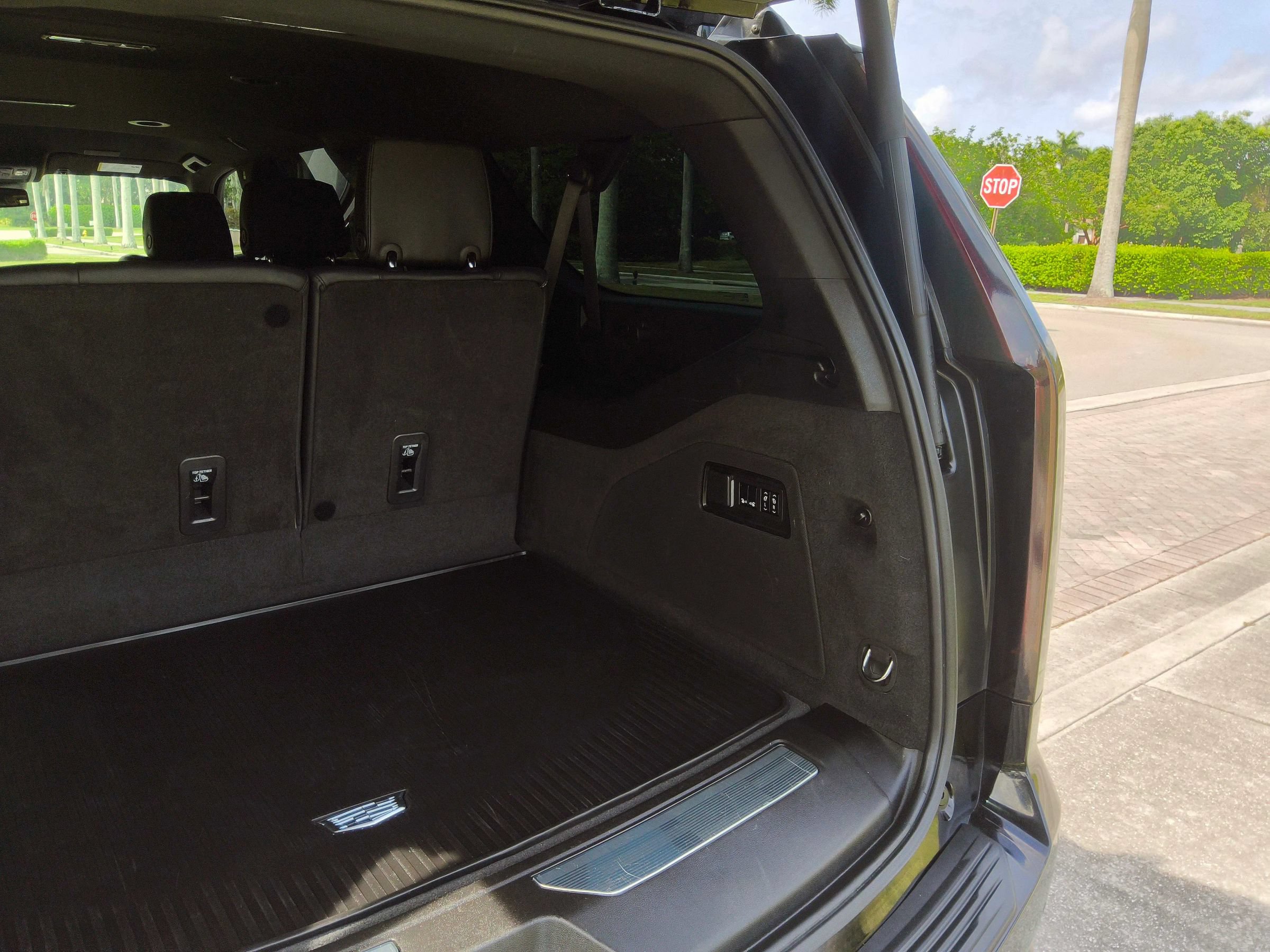 Used 2023 Cadillac Escalade ESV Luxury AWD/4WD image 52