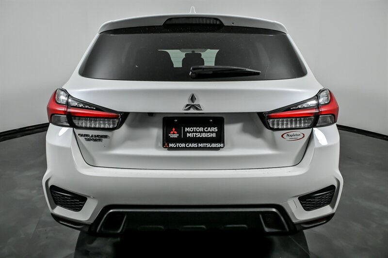 Used 2020 Mitsubishi Outlander Sport ES FWD image 9
