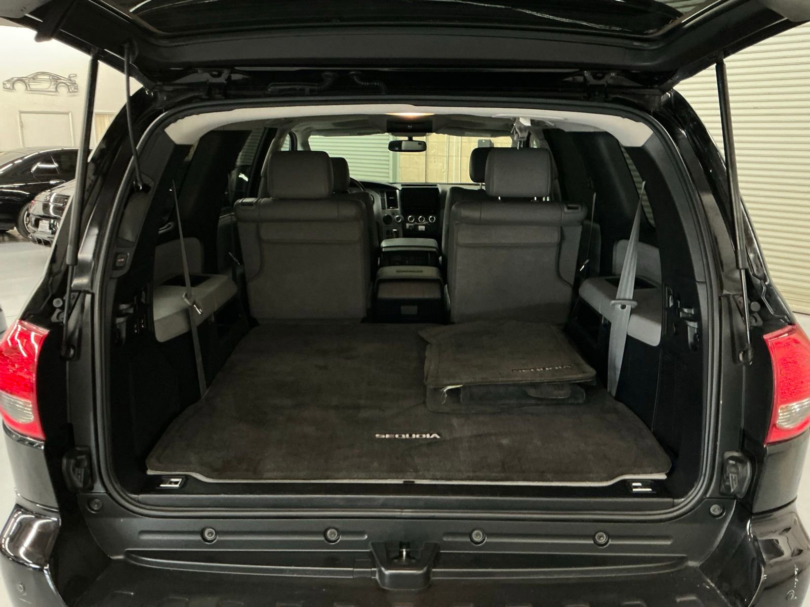 Used 2013 Toyota Sequoia Platinum w/ Preferred Accessory Pkg image 17