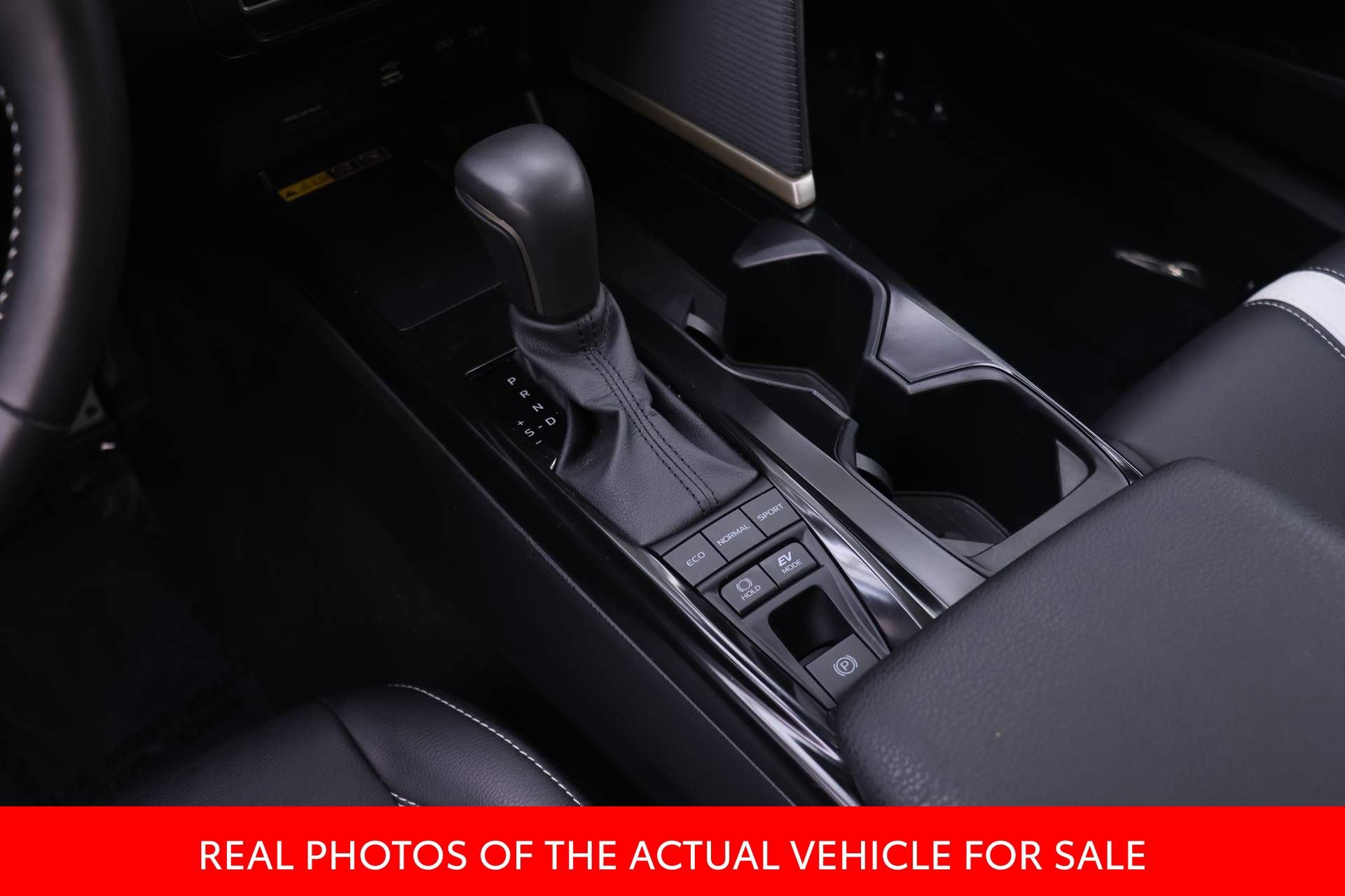 Certified 2025 Toyota Camry SE FWD image 11