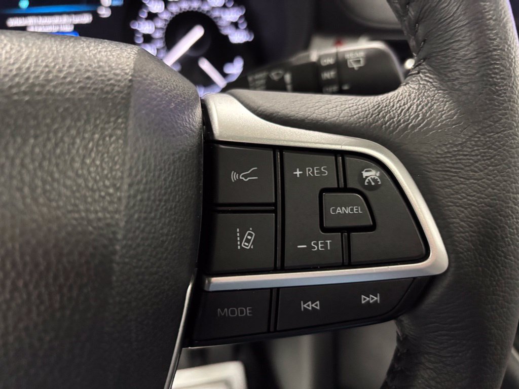 Used 2025 Toyota Sienna XLE AWD/4WD image 20