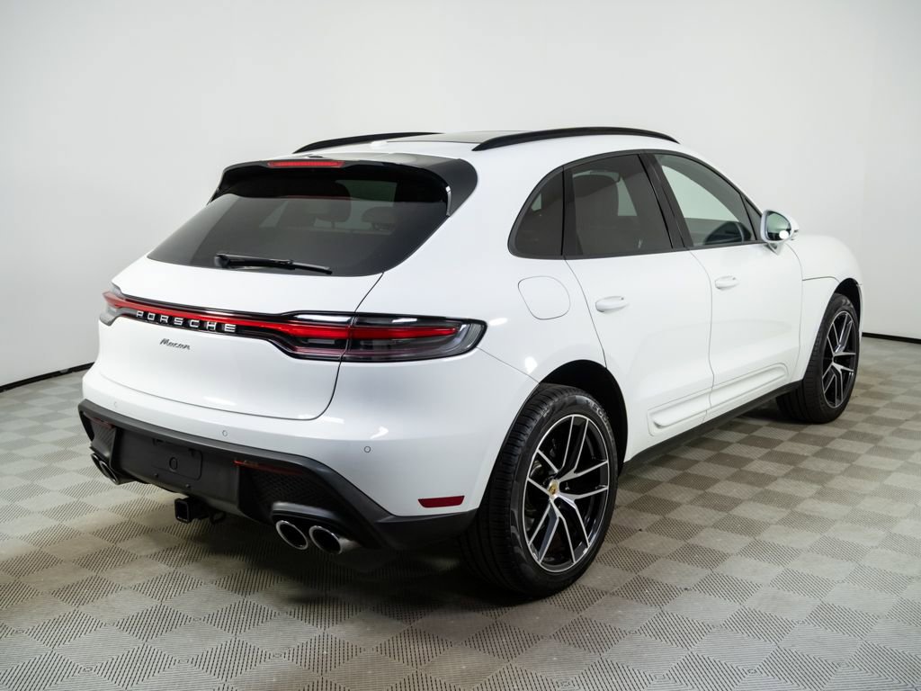 Certified 2024 Porsche Macan AWD/4WD image 29