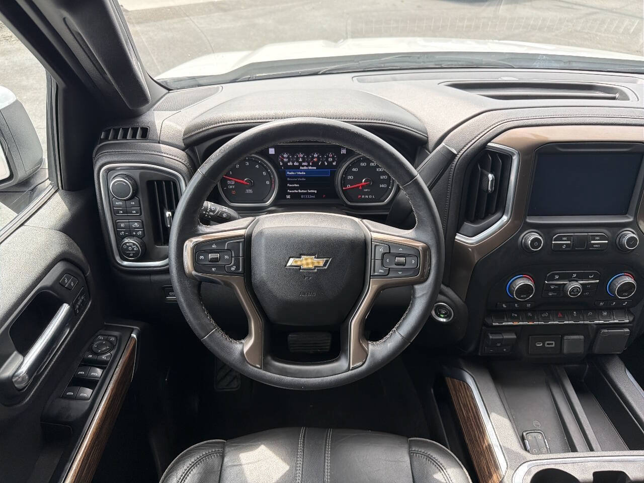 Used 2019 Chevrolet Silverado 1500 High Country w/ Technology Package AWD/4WD image 25