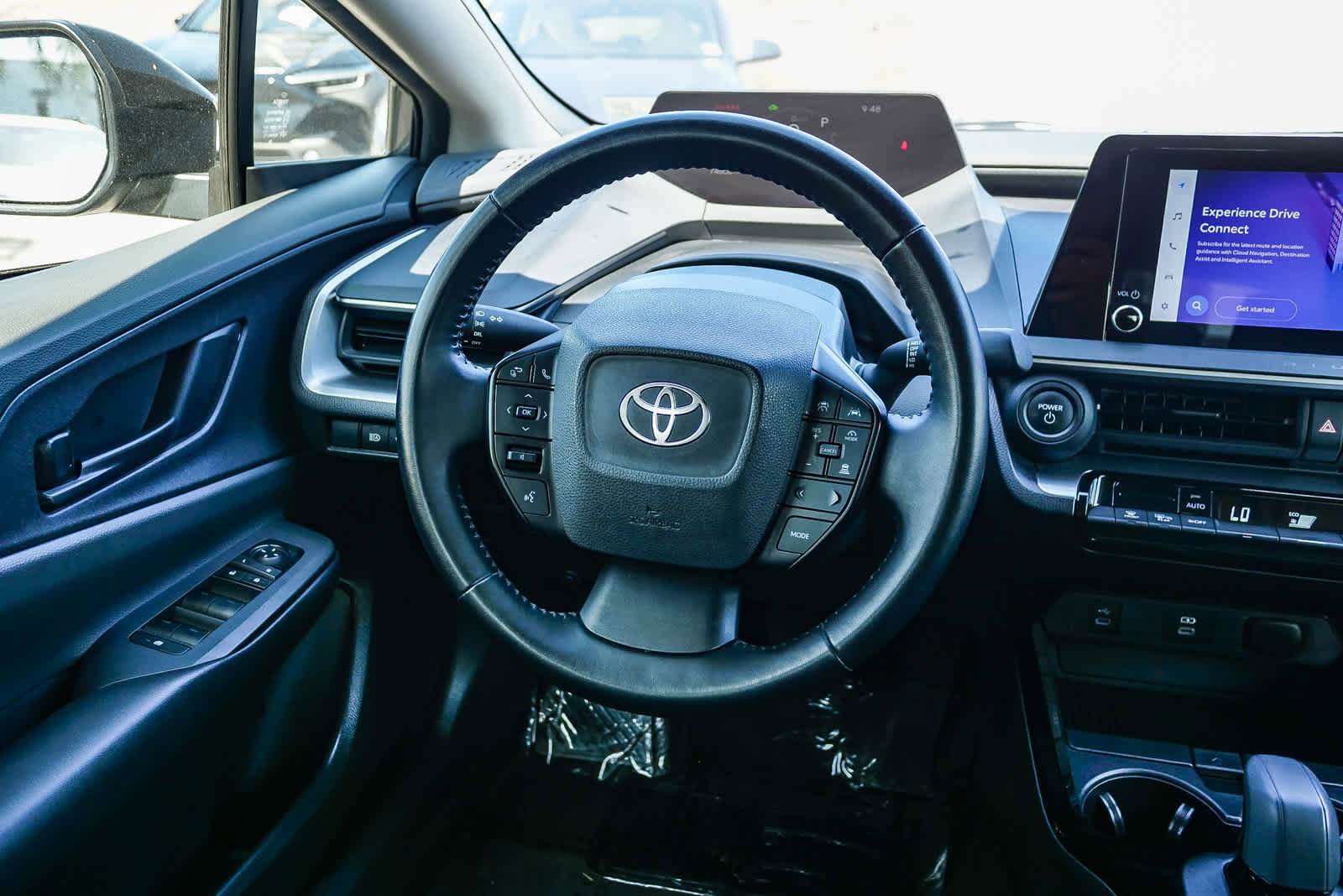 Used 2024 Toyota Prius LE FWD image 15