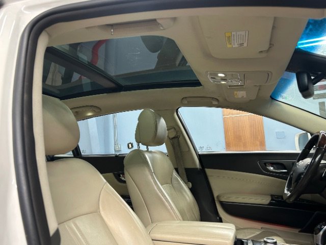 Used 2016 Kia K900 Luxury image 13