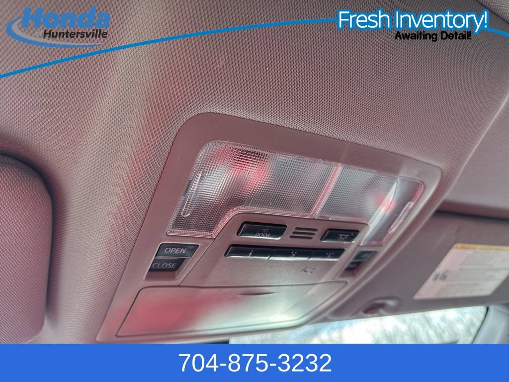 Used 2019 Toyota Highlander Limited image 31