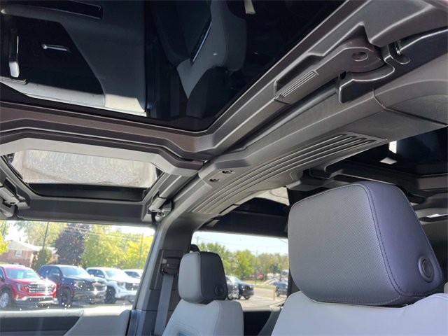 New 2026 GMC Hummer EV SUV image 18