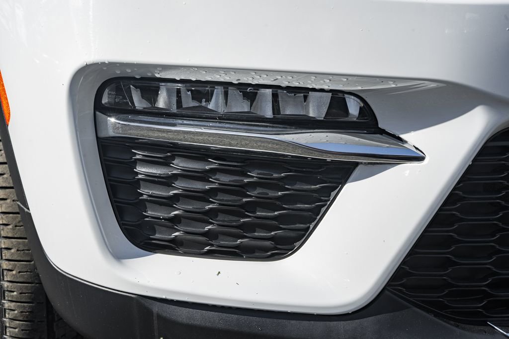 Used 2023 Jeep Grand Cherokee 4WD 4xe image 14