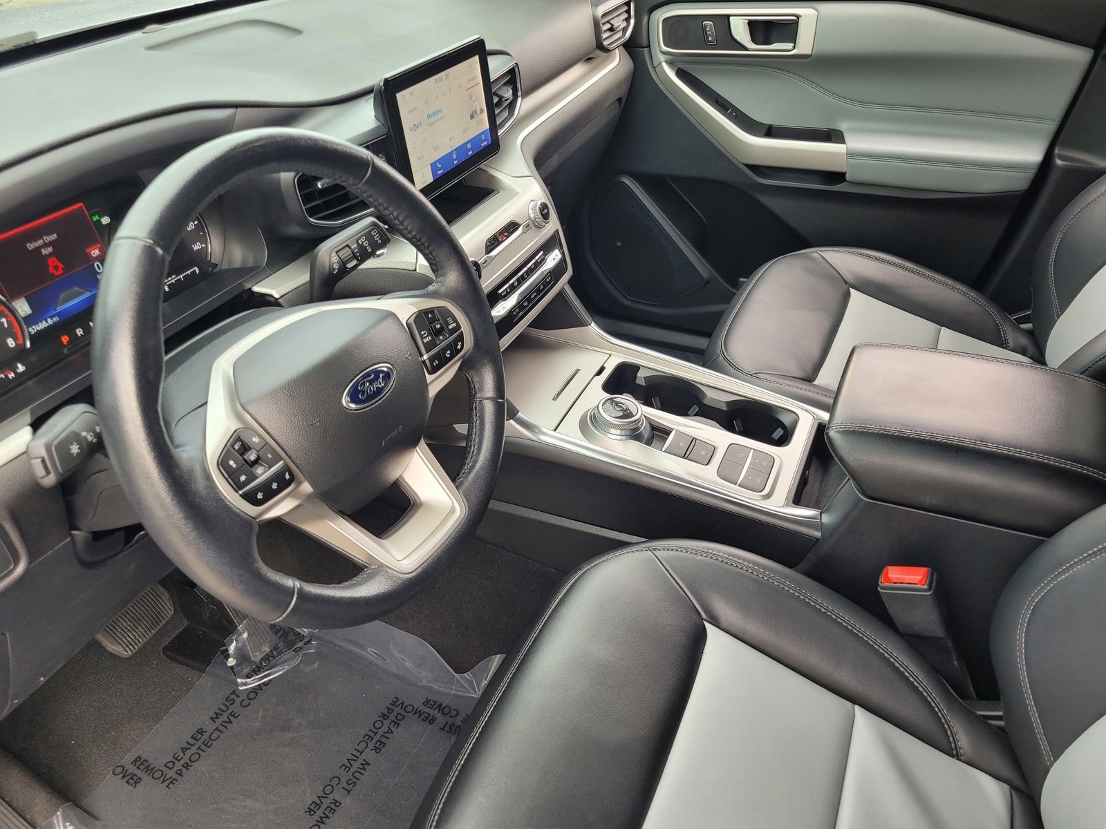 Used 2022 Ford Explorer XLT w/ Equipment Group 202A image 19