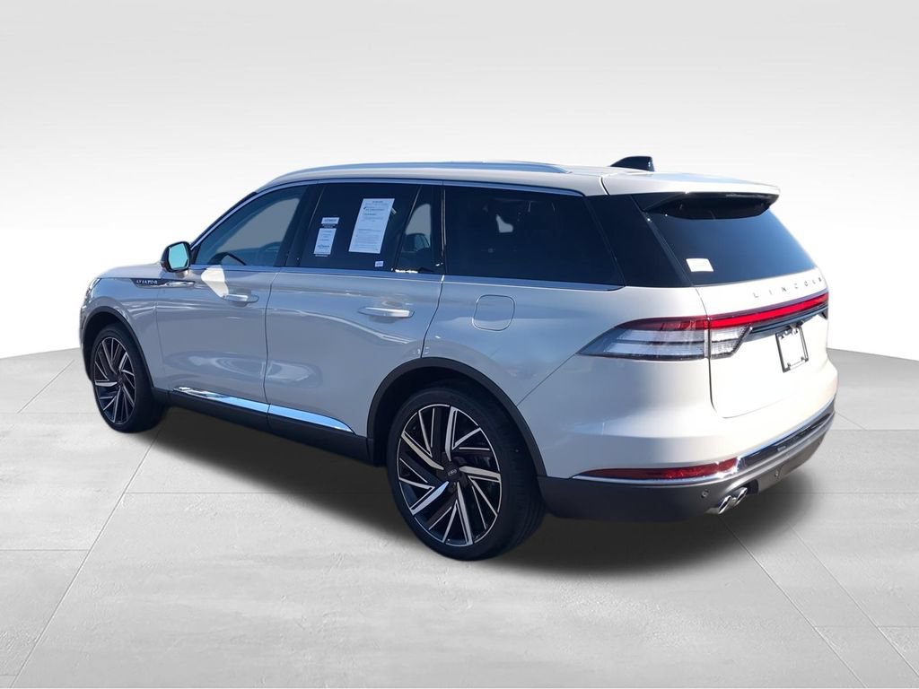 Used 2025 Lincoln Aviator Reserve w/ Equipment Group 201A AWD/4WD image 6