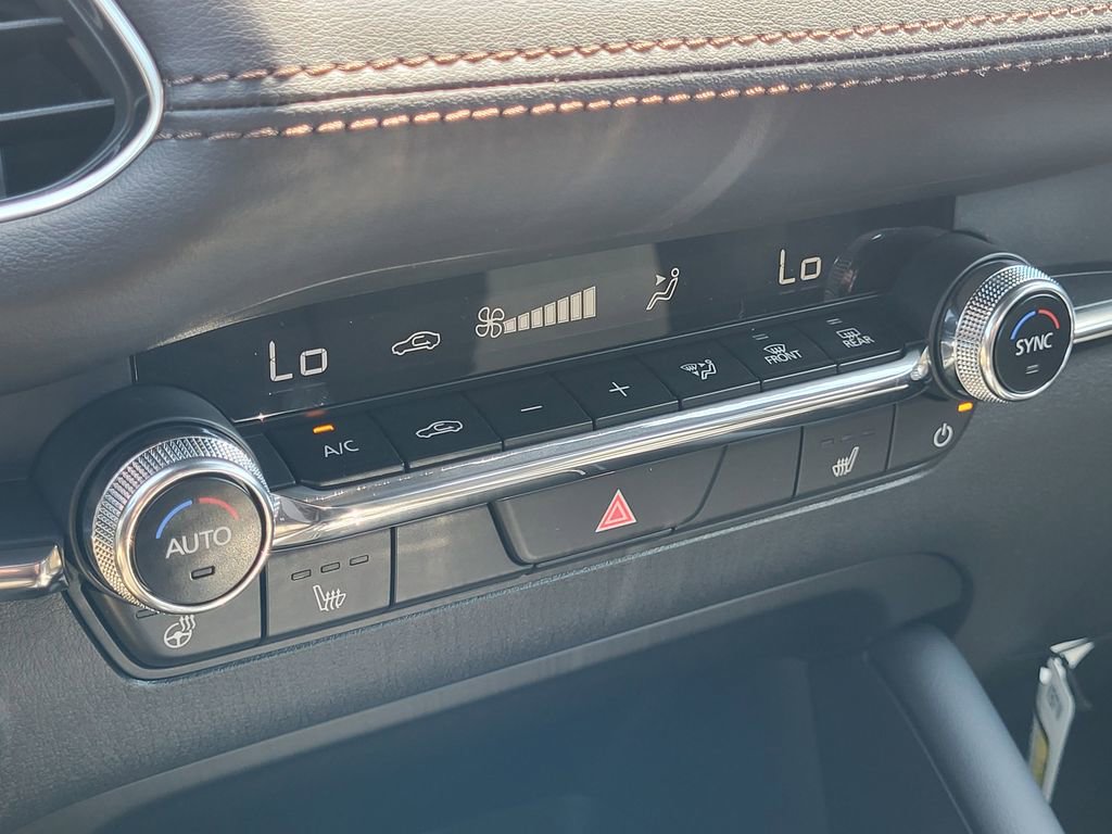 New 2025 MAZDA MAZDA3 Hatchback w/Premium Plus Pkg image 13