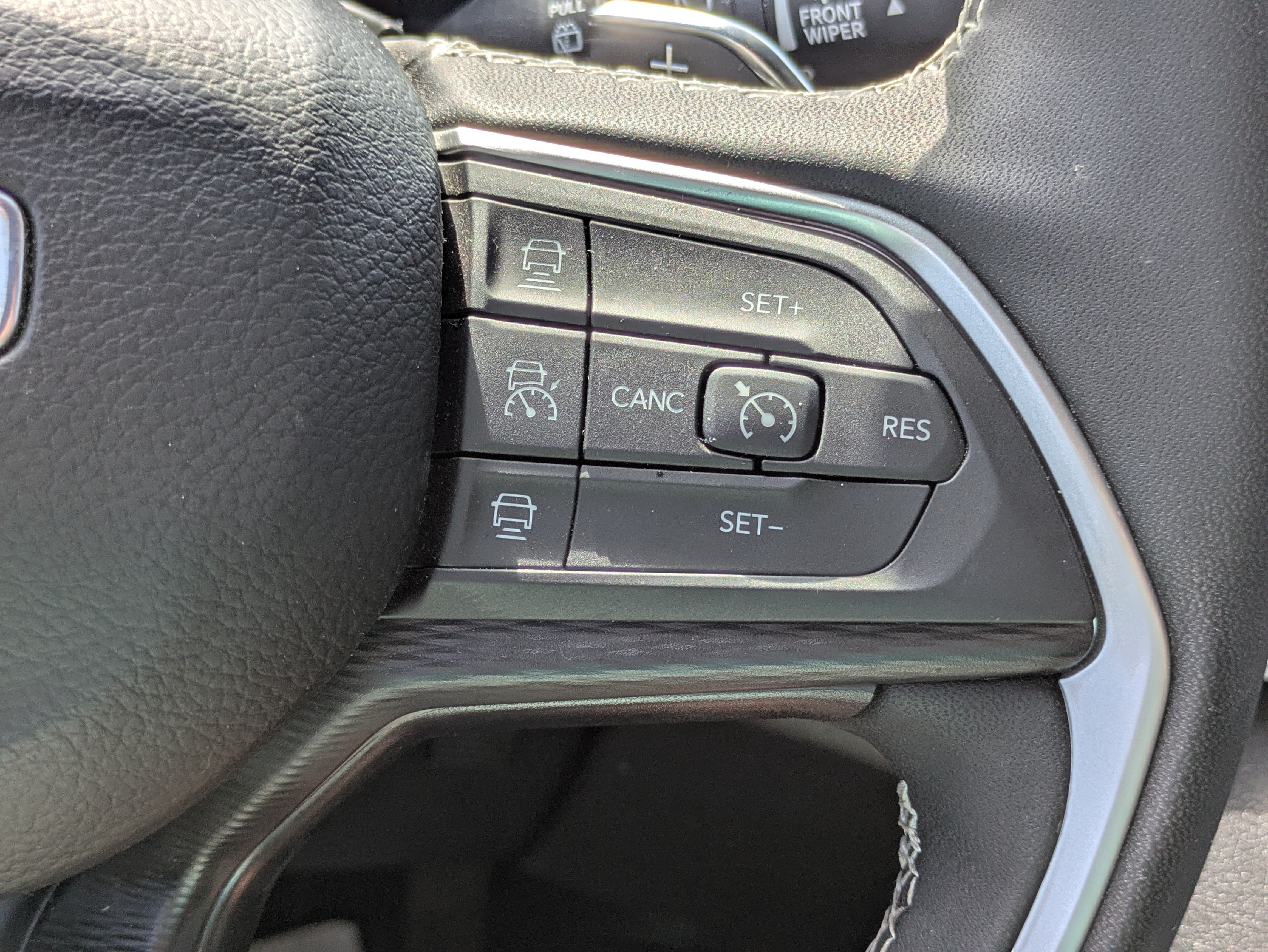 Certified 2025 Jeep Grand Cherokee Altitude RWD image 21