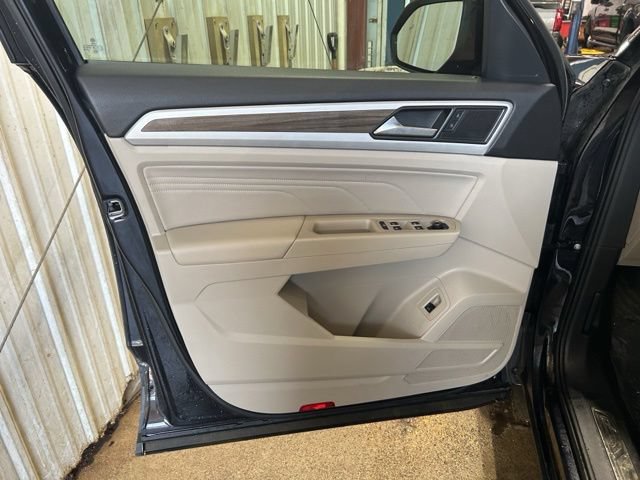 Used 2022 Volkswagen Atlas SEL AWD/4WD image 36