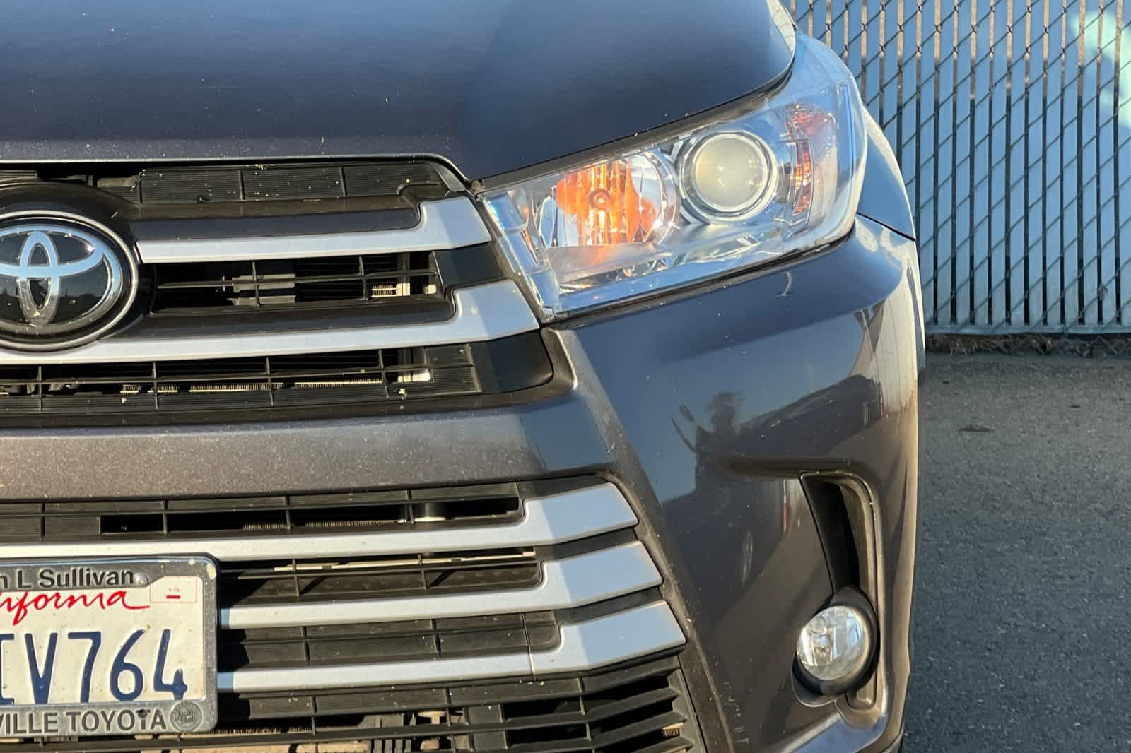 Used 2019 Toyota Highlander XLE AWD/4WD image 14