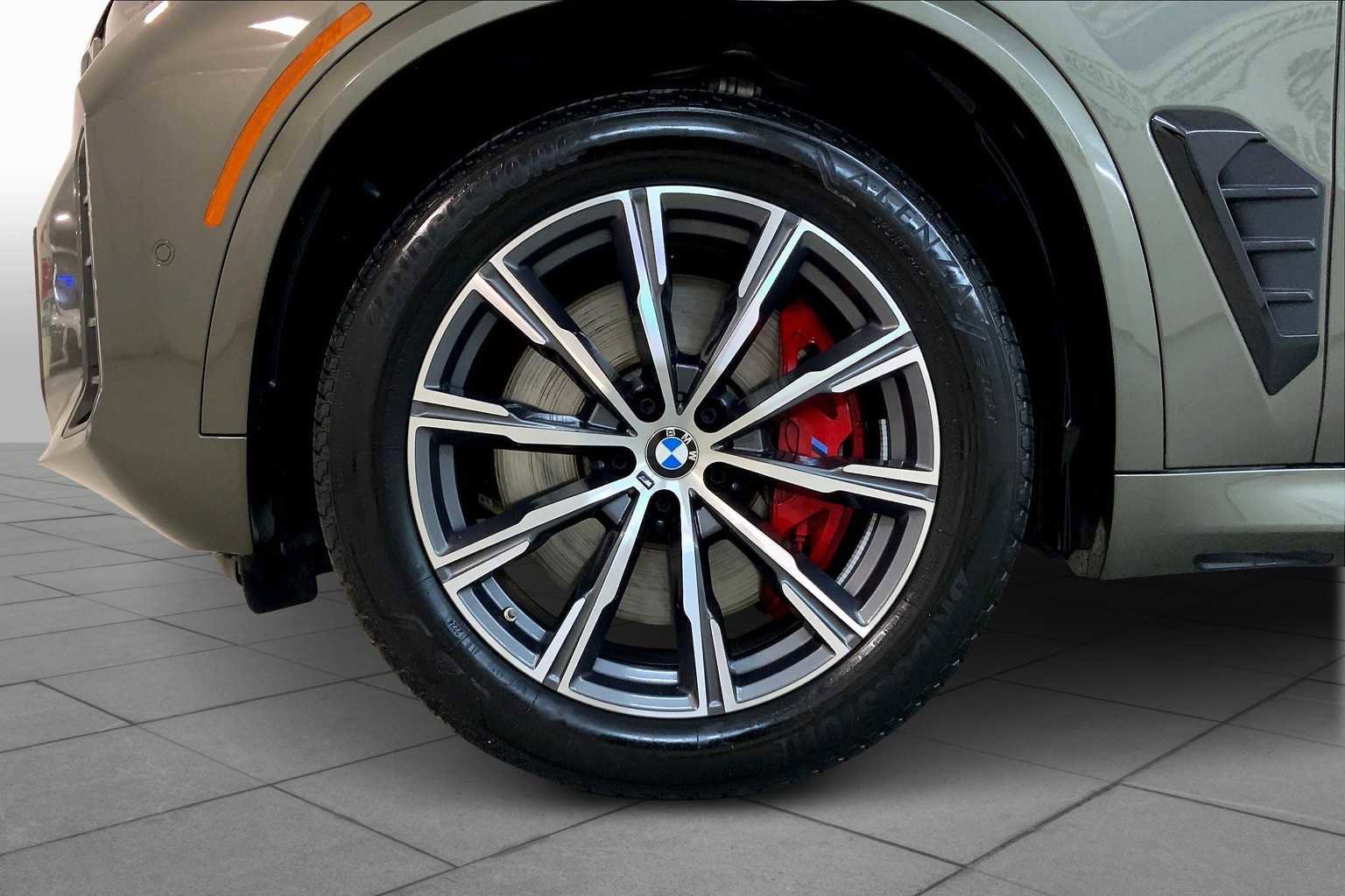 Used 2025 BMW X5 M60i image 10