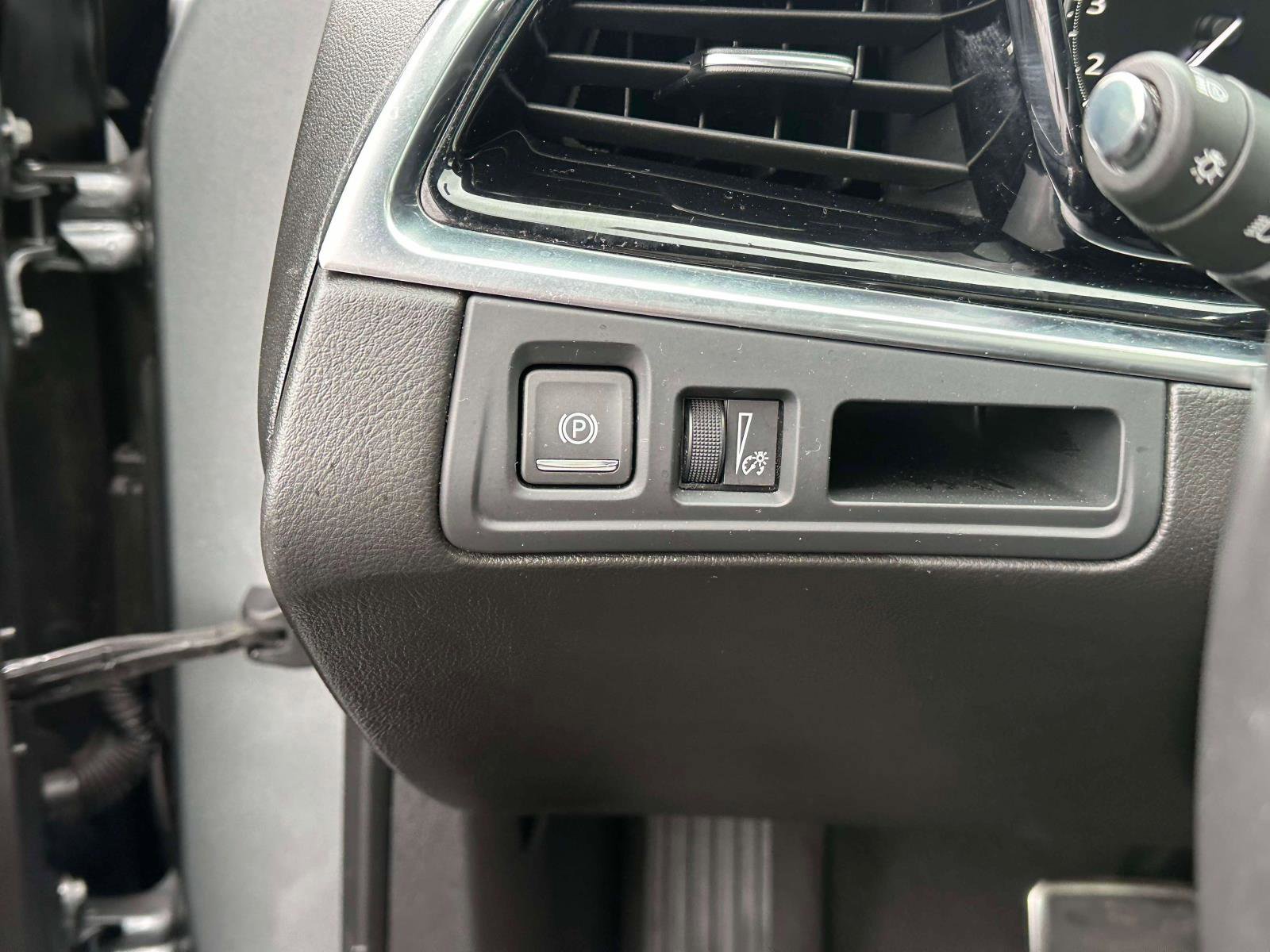 Used 2024 Cadillac XT6 Sport image 23