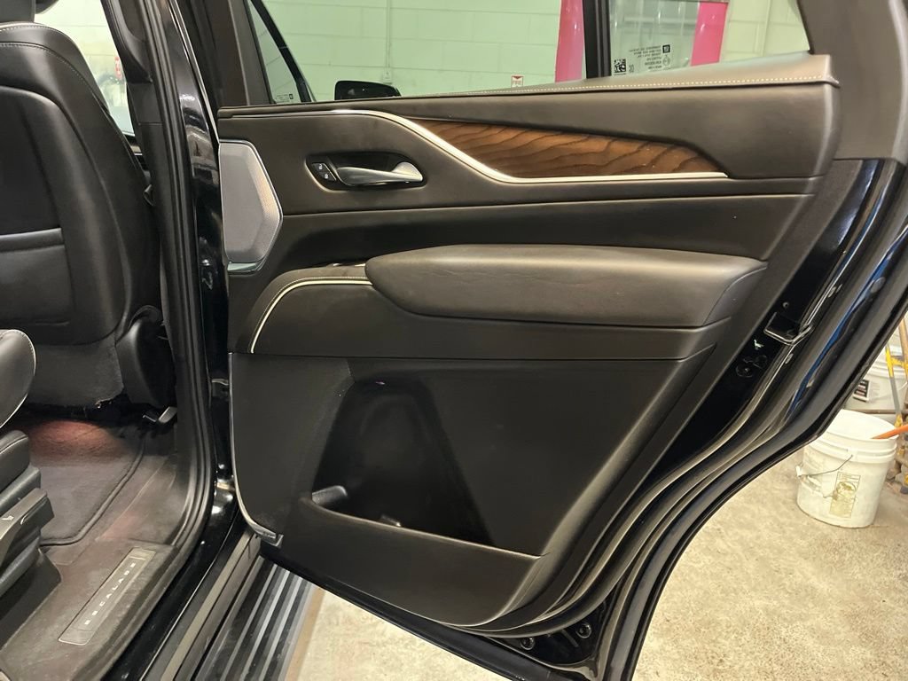 Used 2023 Cadillac Escalade Sport Platinum AWD/4WD image 35