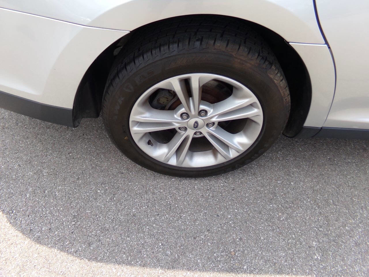 Used 2016 Ford Taurus SE image 37