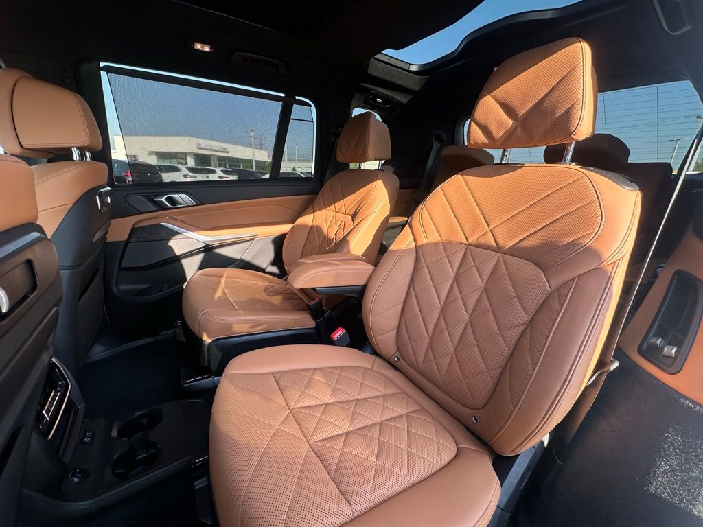 Certified 2024 BMW X7 xDrive40i w/ M Sport Package image 24